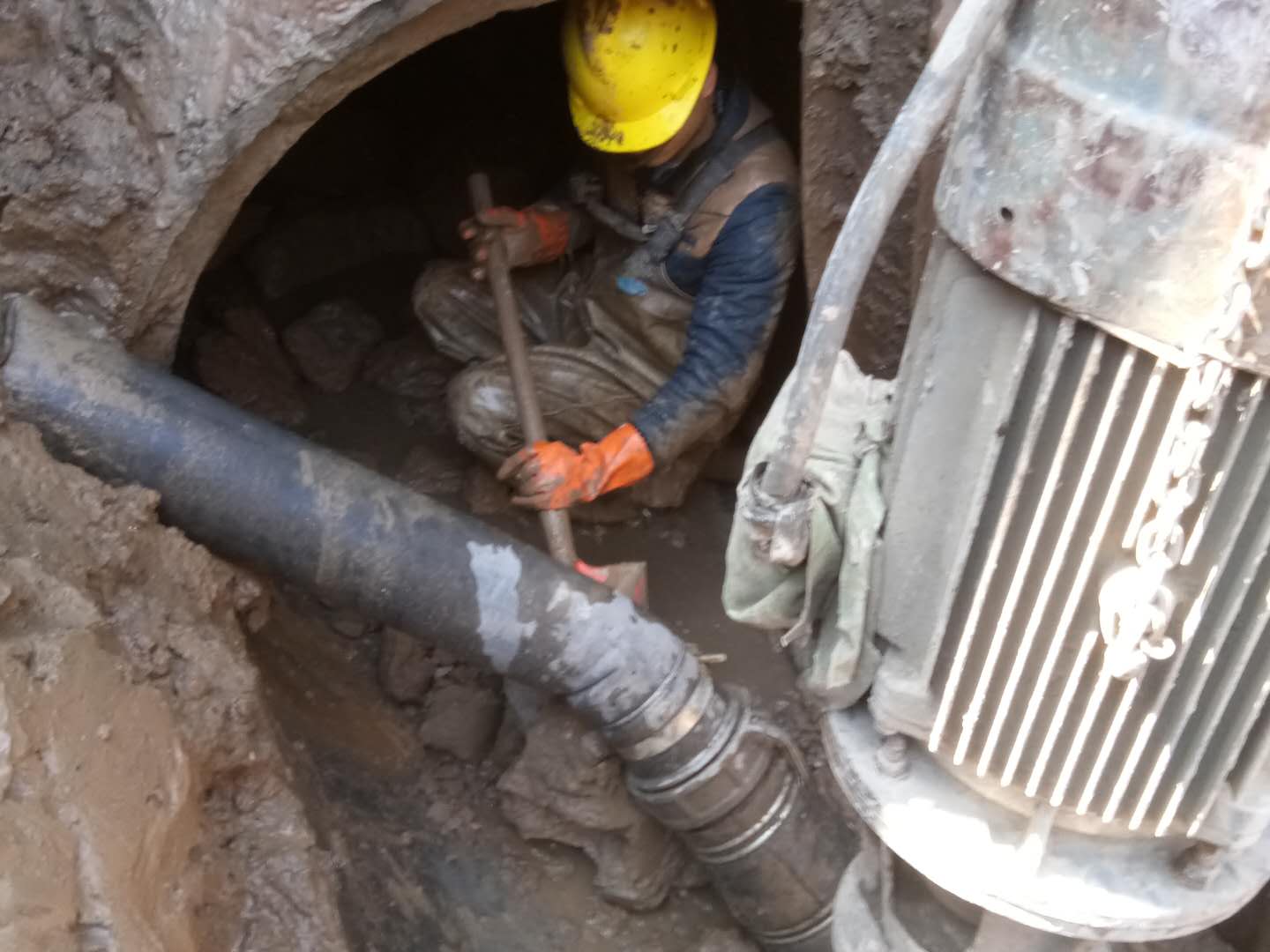 嘉积镇管道清淤